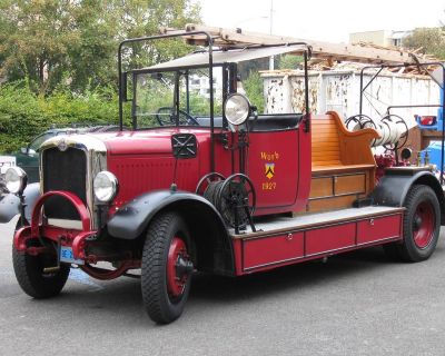 Attraktion Feuerwehrauto Saurer 27
